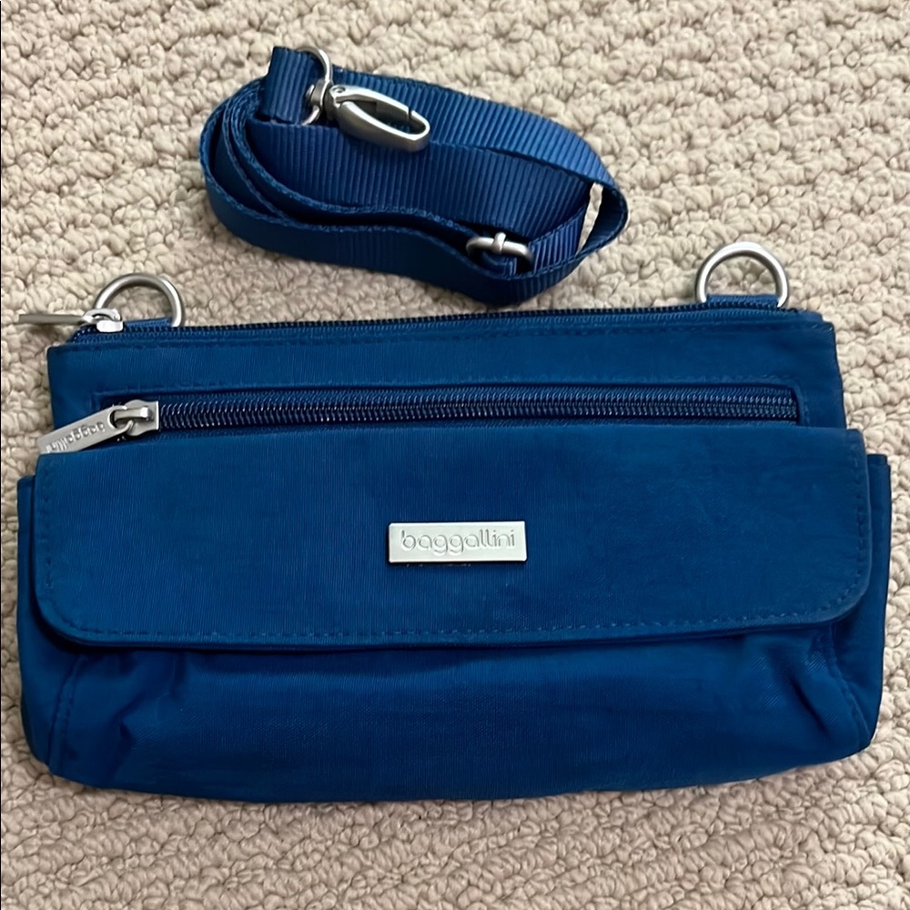 Baggallini Blue Crossbody Bag with Sophisticated Style